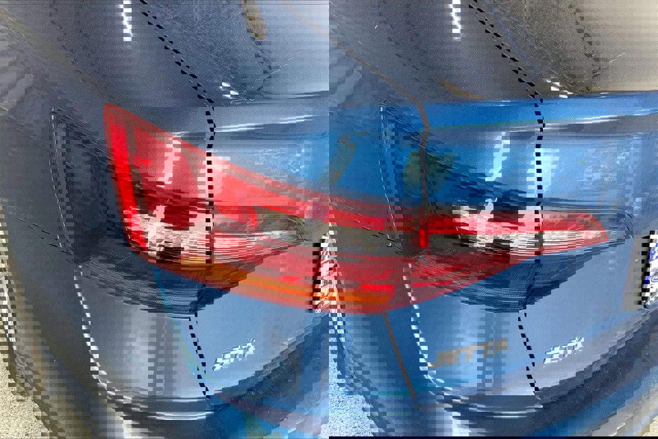 Used 2019 Volkswagen Jetta S w/ Driver Assistance Package image 13