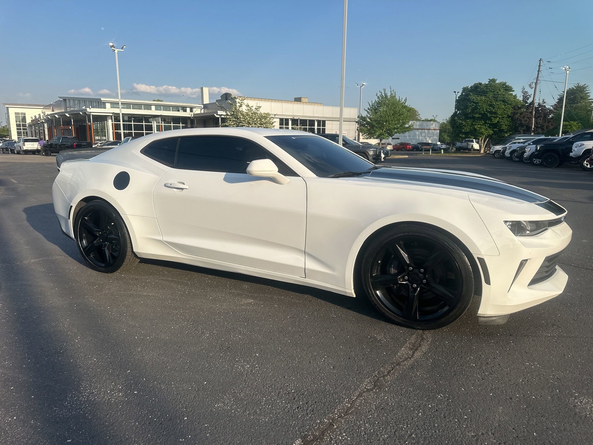 Used 2017 Chevrolet Camaro LT w/ Technology Package RWD image 2