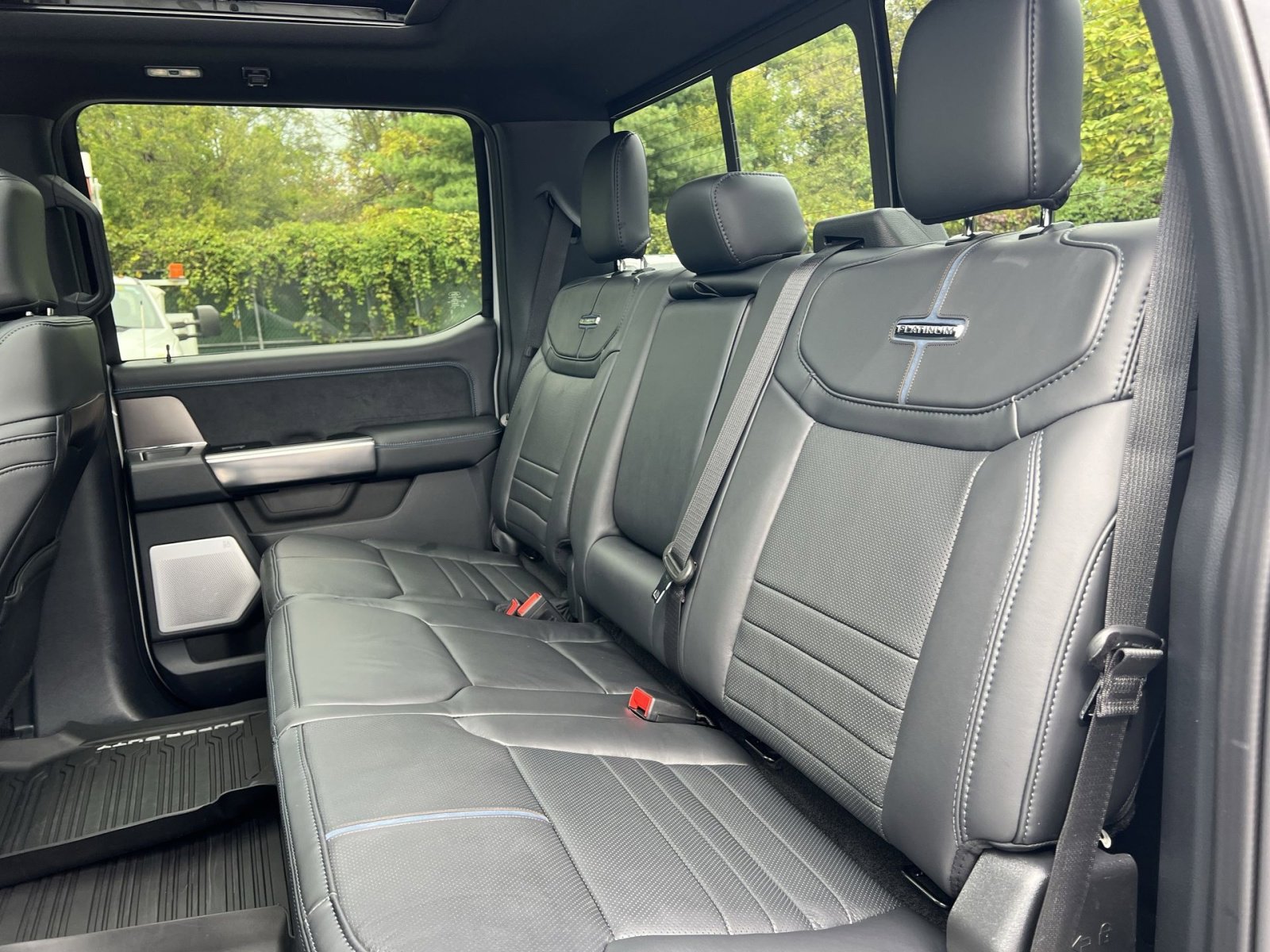 Used 2026 Ford F450 Platinum w/ FX4 Off-Road Package image 25