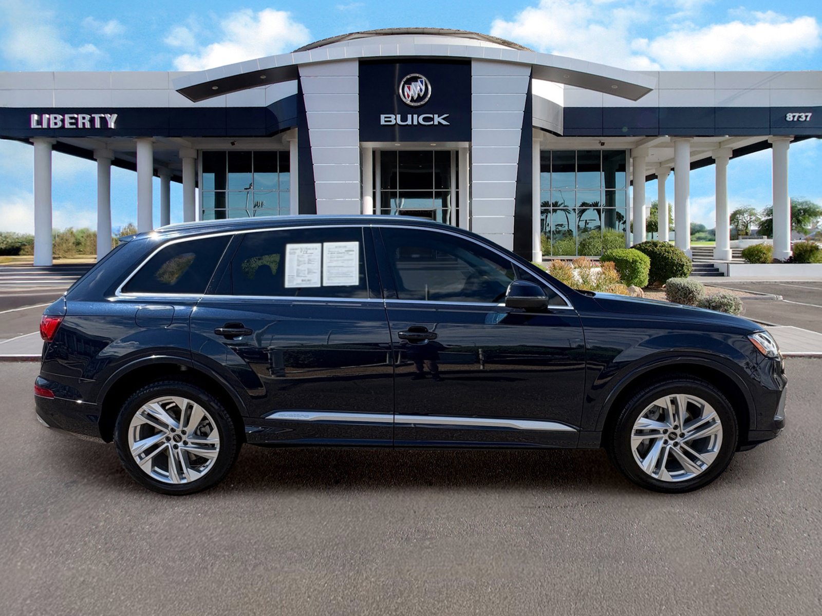 Used 2023 Audi Q7 2.0T Premium w/ Convenience Package AWD/4WD image 2