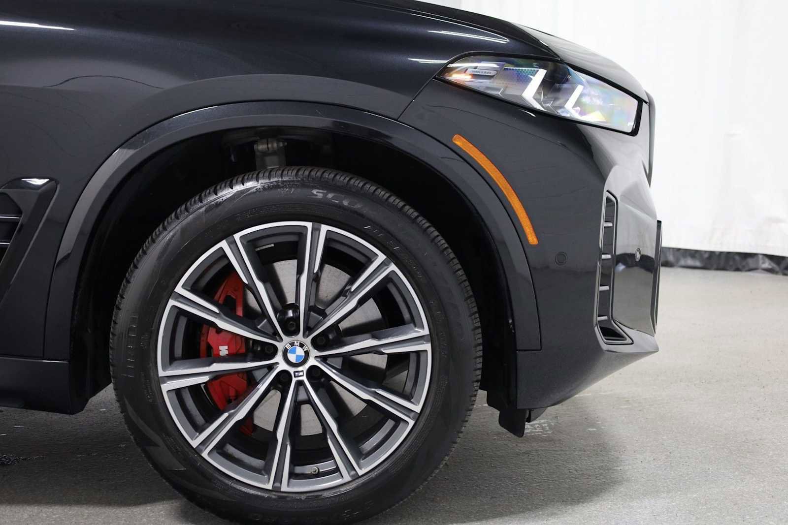 Used 2024 BMW X5 xDrive40i w/ M Sport Package image 11