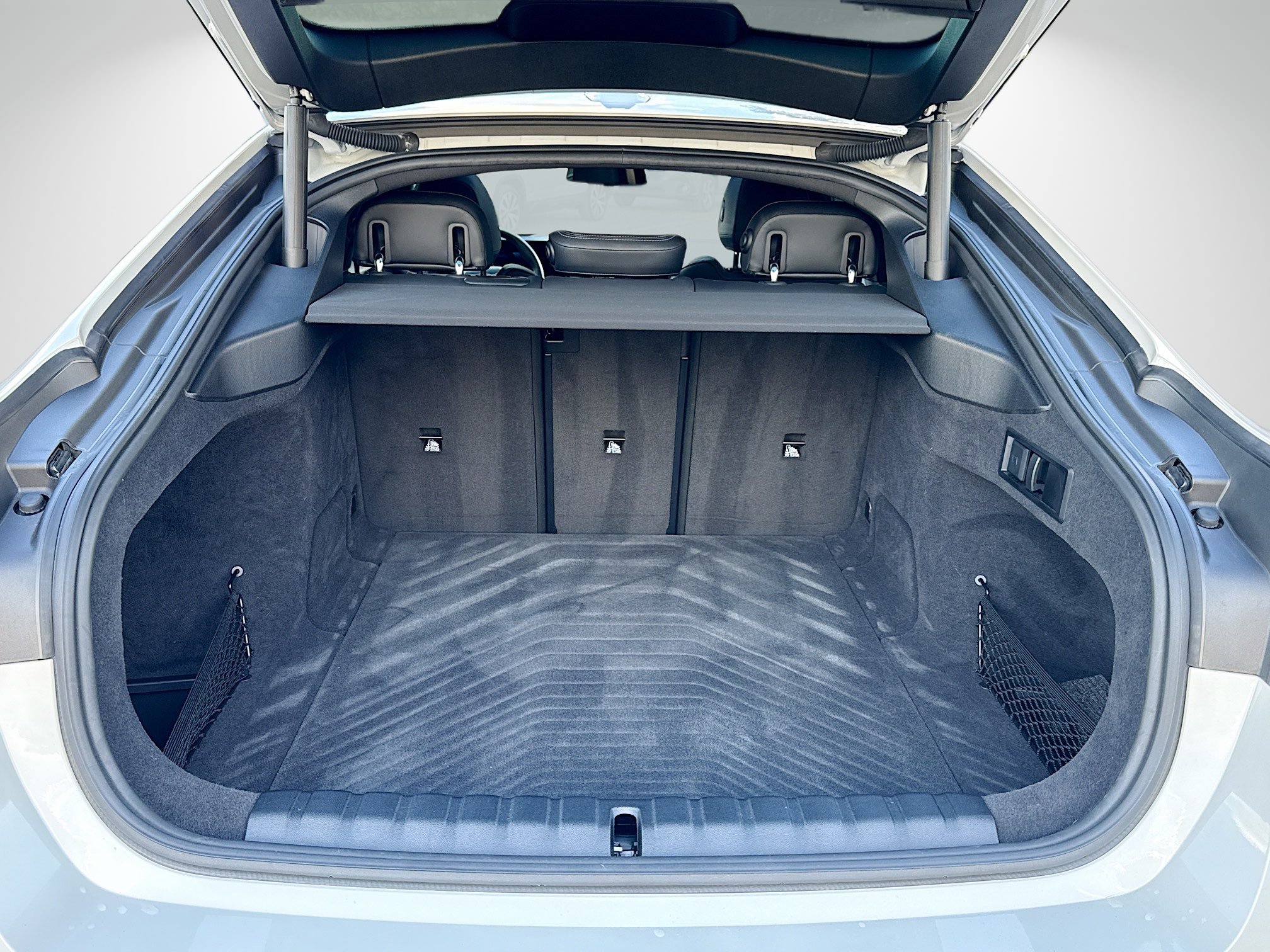 Used 2023 BMW i4 eDrive35 image 11