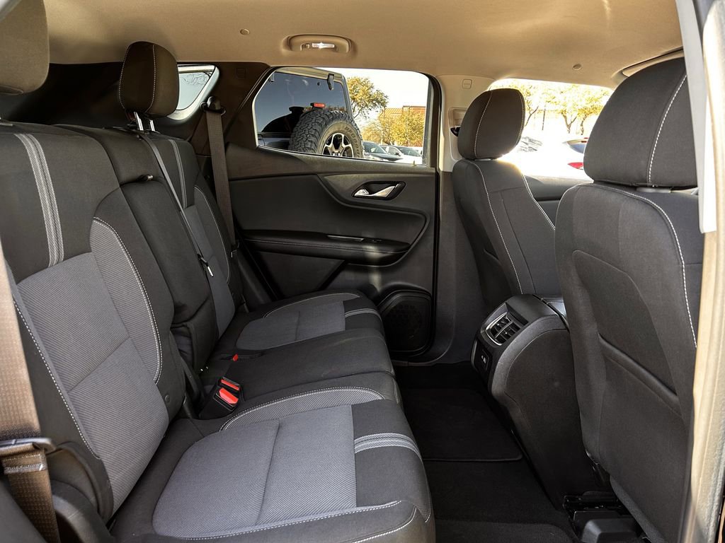 Used 2025 Chevrolet Blazer LT image 29