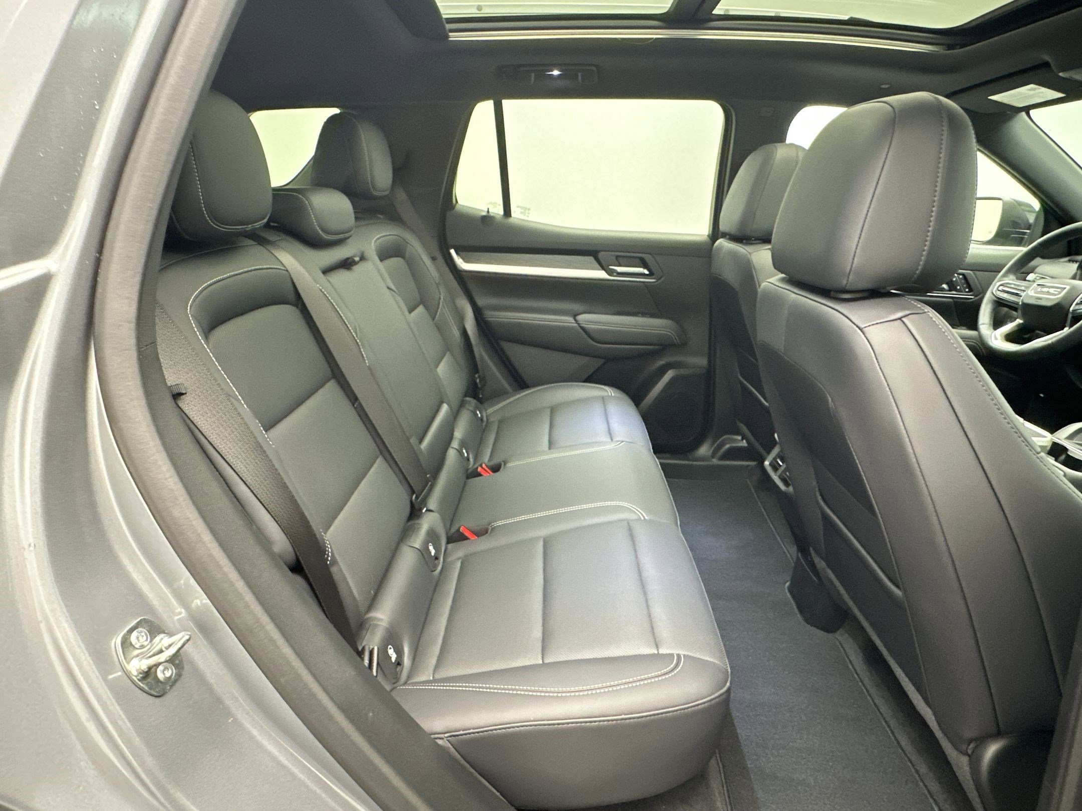 Certified 2025 GMC Terrain Elevation w/ Elevation Premium Package AWD/4WD image 28