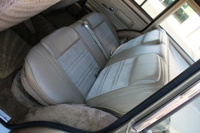 Used 1990 Jeep Grand Wagoneer image 73