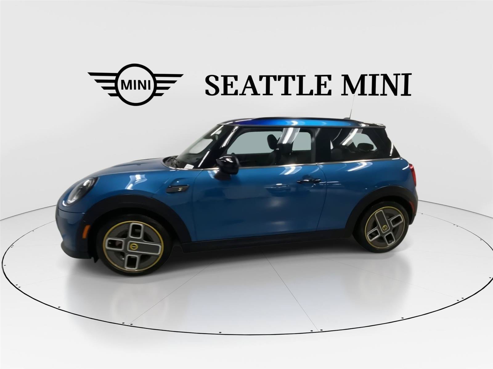 Certified 2024 MINI Cooper SE FWD image 6