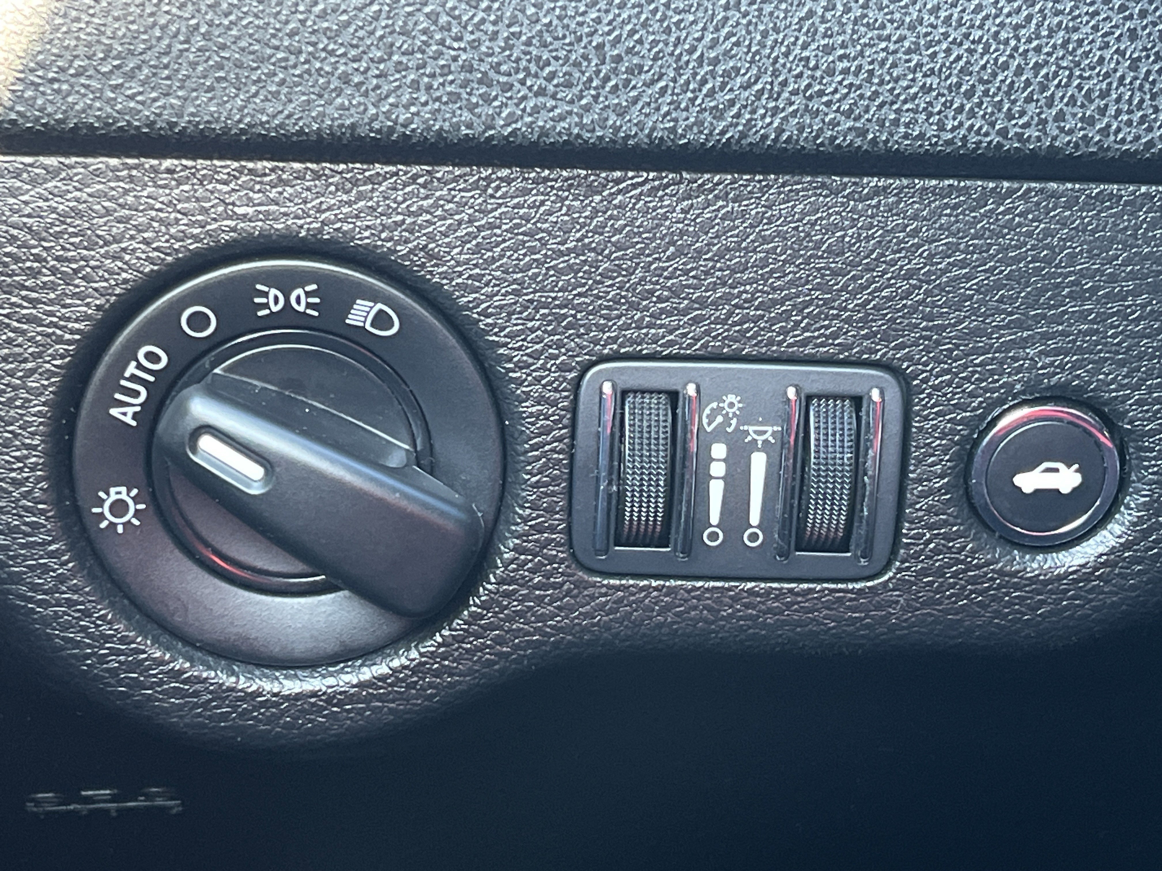 Used 2023 Dodge Charger SXT image 13