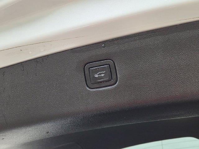 Used 2023 Chevrolet Blazer RS w/ Enhanced Convenience Package FWD image 12