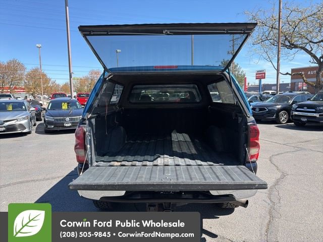 Used 2005 Chevrolet Silverado 2500 LT w/ Heavy-Duty Power Package image 30