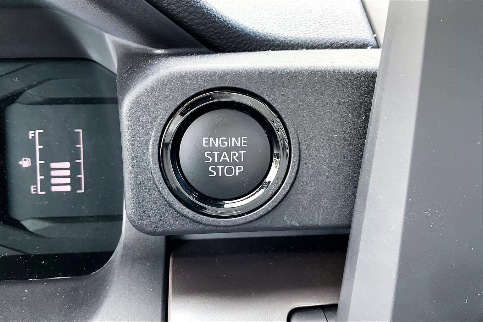 Used 2024 Toyota Tacoma SR5 AWD/4WD image 33