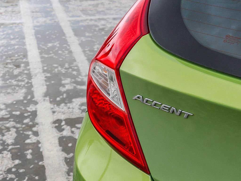 Used 2012 Hyundai Accent SE image 7