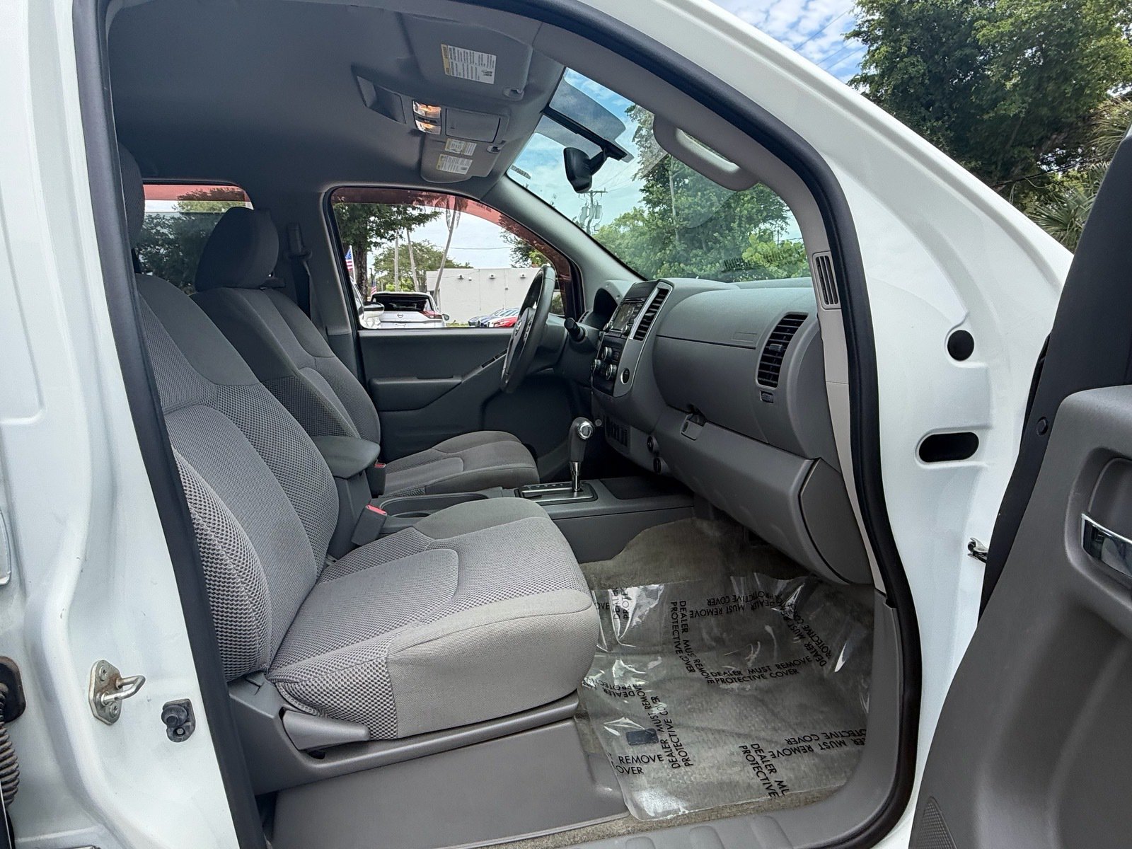 Used 2017 Nissan Frontier SV w/ SV Value Truck Package RWD image 12