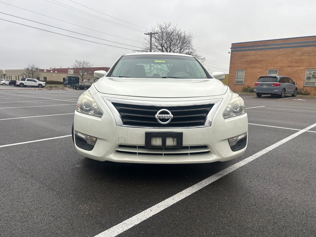 Used 2015 Nissan Altima 2.5 S image 2