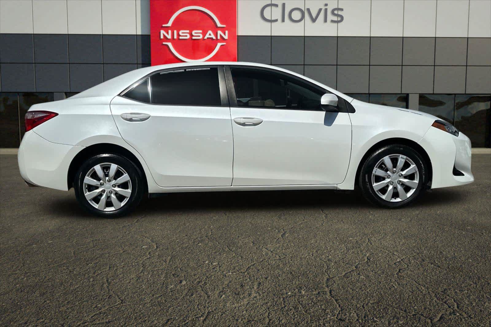 Used 2017 Toyota Corolla LE w/ Carpet Mat Package (TMS) FWD image 9