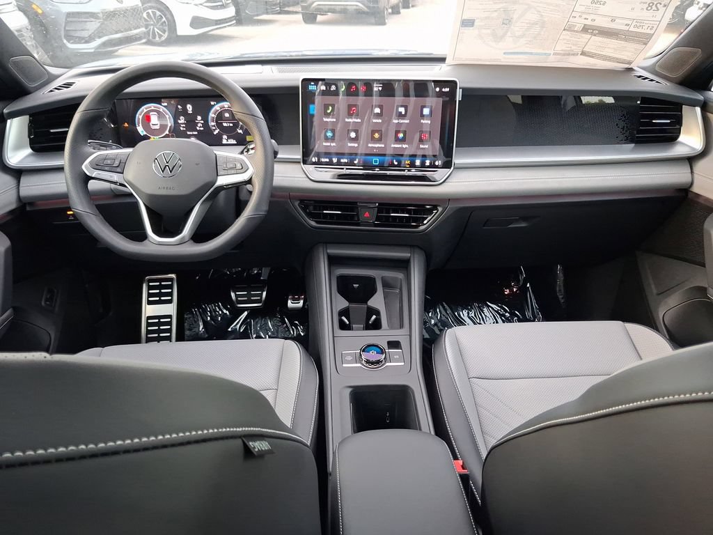 New 2026 Volkswagen Tiguan SE R-Line FWD image 6