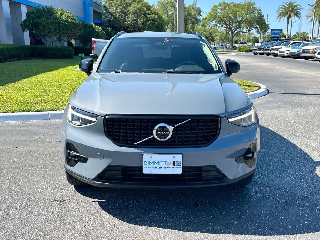 Used 2023 Volvo XC40 B5 Ultimate AWD/4WD image 2