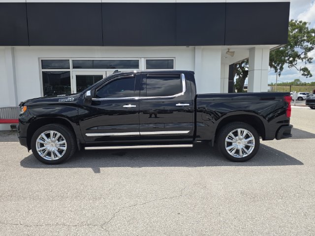 Certified 2025 Chevrolet Silverado 1500 High Country AWD/4WD image 4