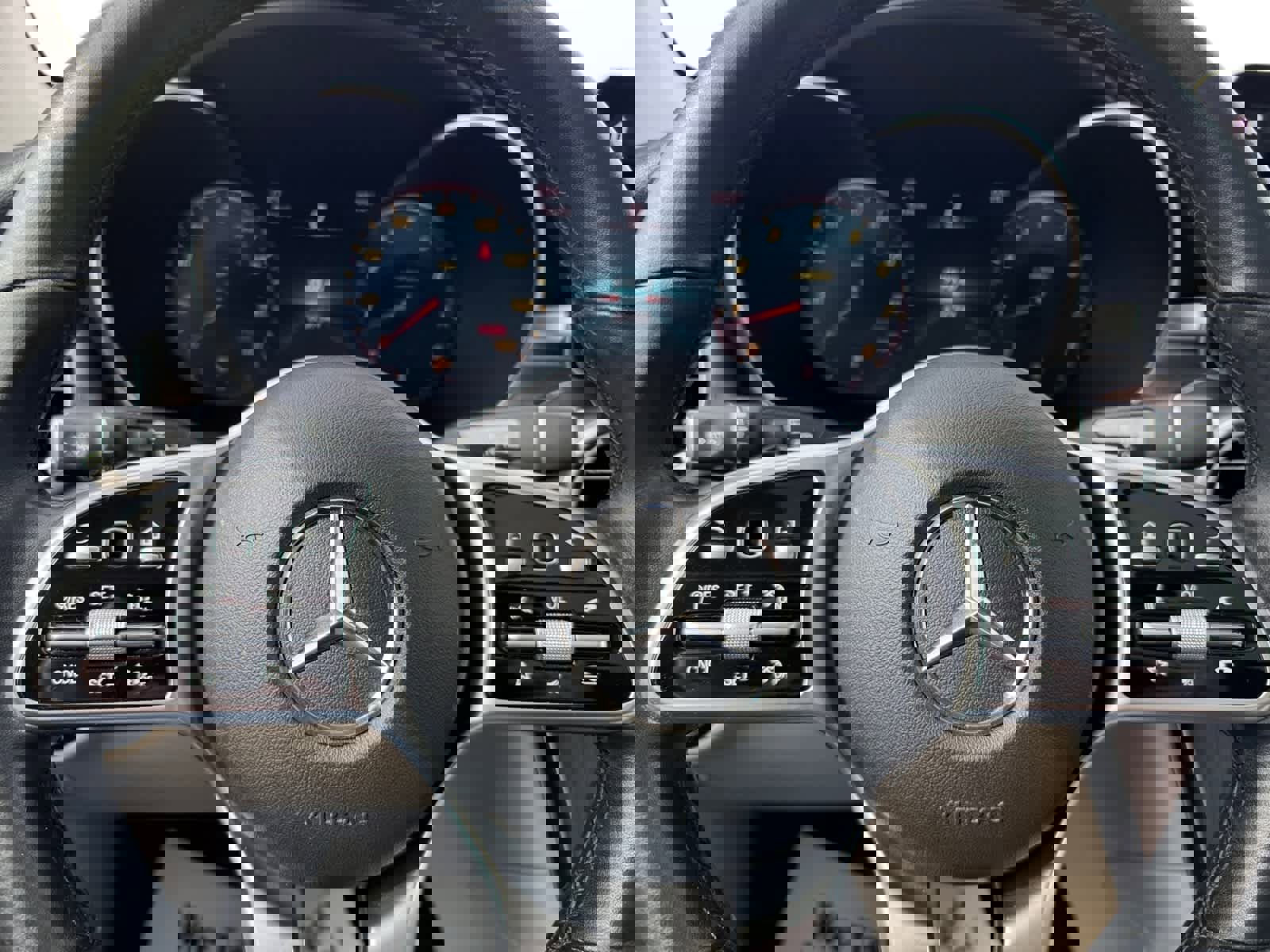 Used 2021 Mercedes-Benz GLC 300 4MATIC image 18