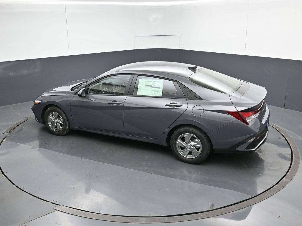New 2026 Hyundai Elantra SE FWD image 19