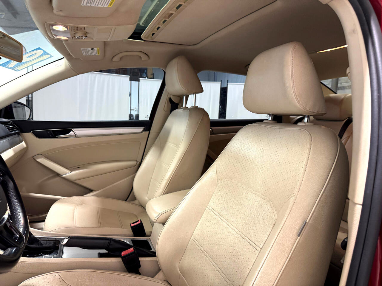 Used 2019 Volkswagen Passat 2.0T Wolfsburg w/ Wheels & Sunroof Package image 16