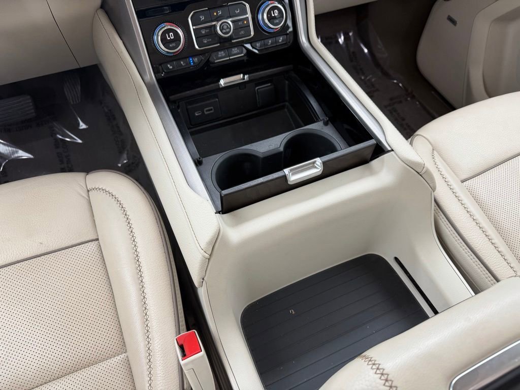 Used 2022 GMC Yukon XL Denali RWD image 16