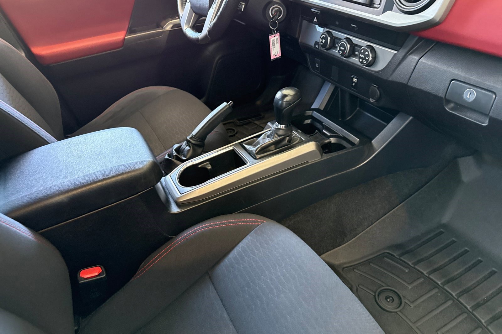 Used 2019 Toyota Tacoma SR5 image 32