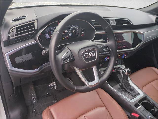 Used 2022 Audi Q3 2.0T Premium w/ Convenience Package AWD/4WD image 10