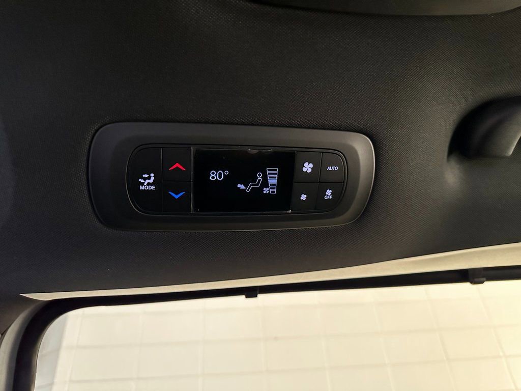 New 2026 Chrysler Pacifica Select w/ S Appearance Package image 39