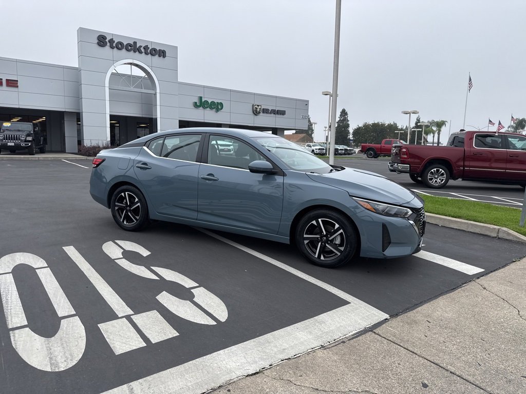 Used 2024 Nissan Sentra SV image 3