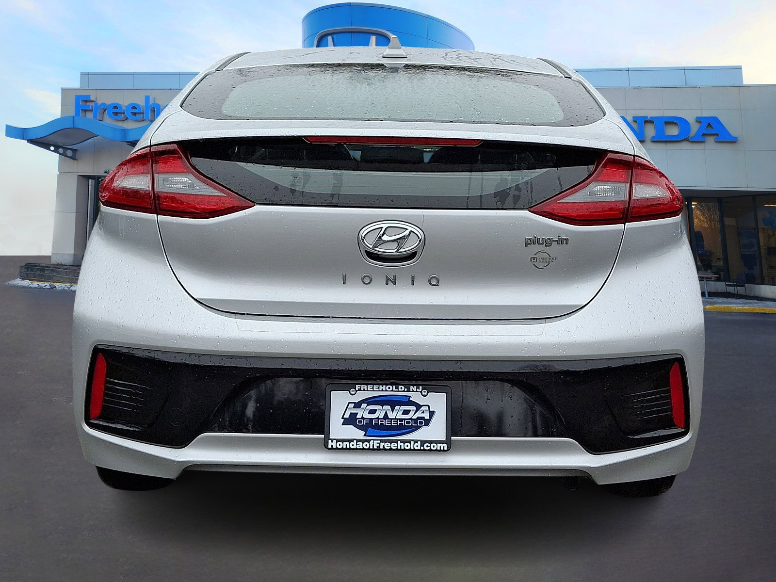 Used 2019 Hyundai Ioniq Plug-In Hybrid image 5