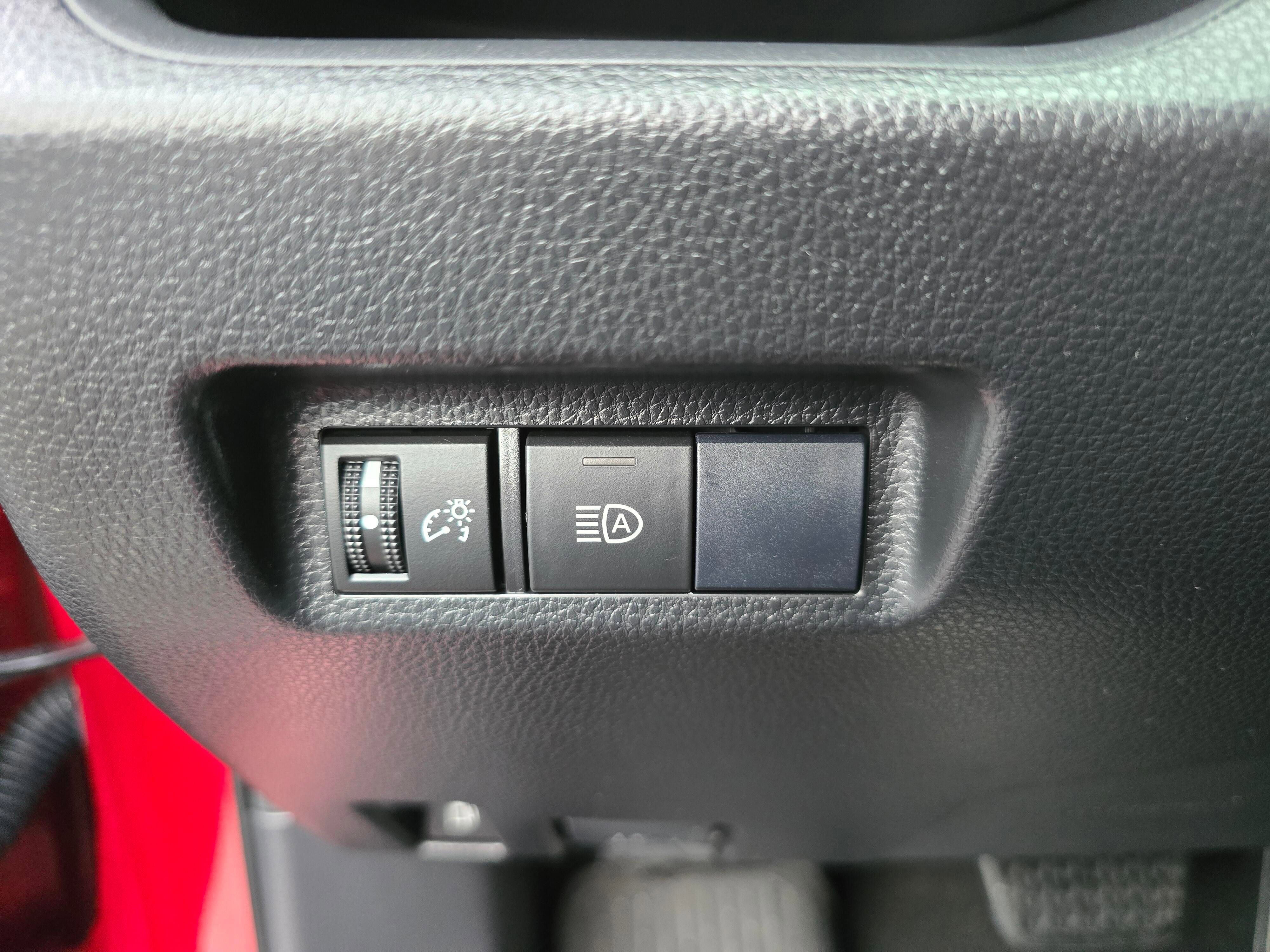 Used 2019 Toyota RAV4 LE image 22