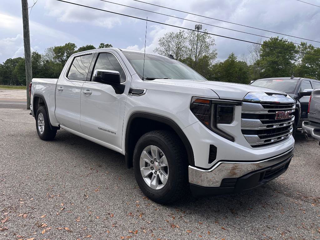 Used 2023 GMC Sierra 1500 SLE RWD image 1