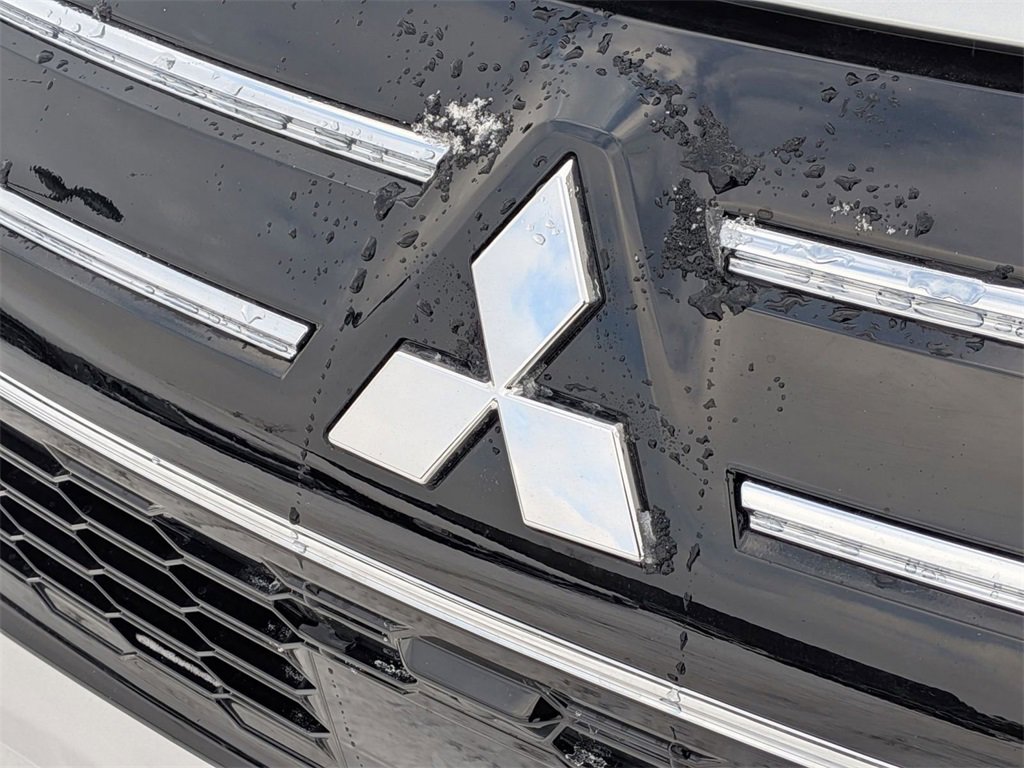 New 2026 Mitsubishi Outlander ES image 9