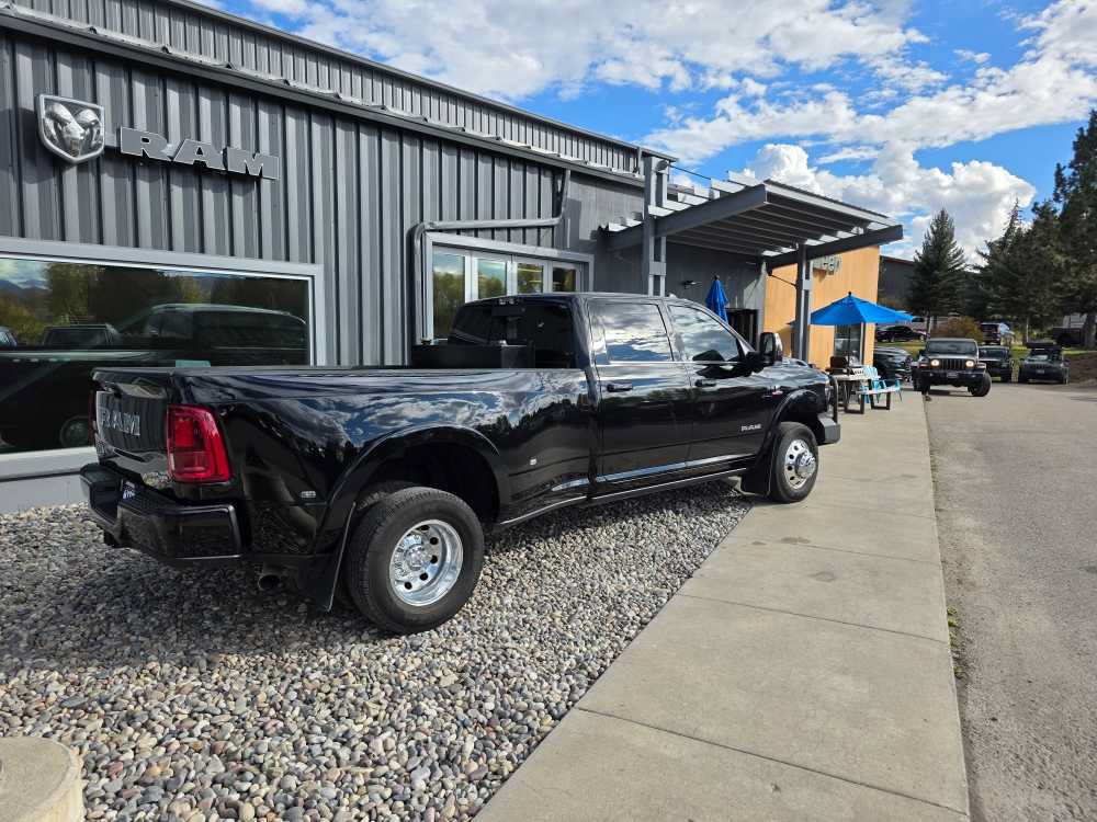 Used 2025 RAM 3500 Longhorn AWD/4WD image 5