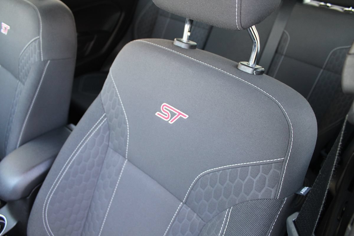 Used 2017 Ford Fiesta ST FWD image 21