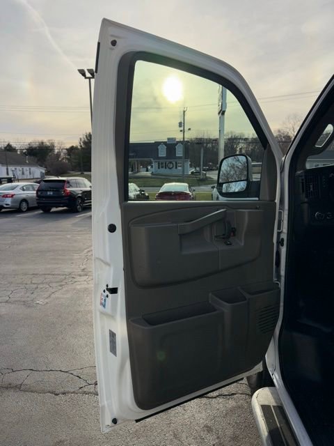 Used 2024 Chevrolet Express 2500 w/ Driver Convenience Package image 20