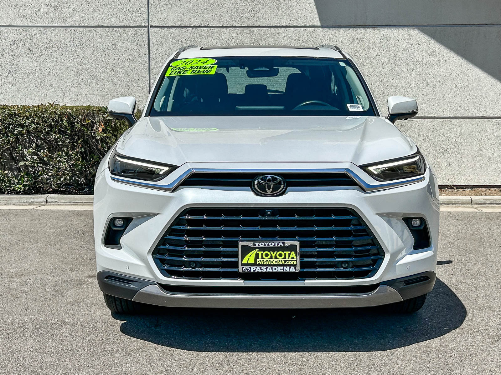 Used 2024 Toyota Grand Highlander FWD image 2