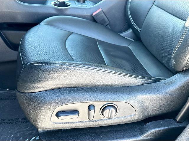 Used 2024 GMC Terrain SLT image 16