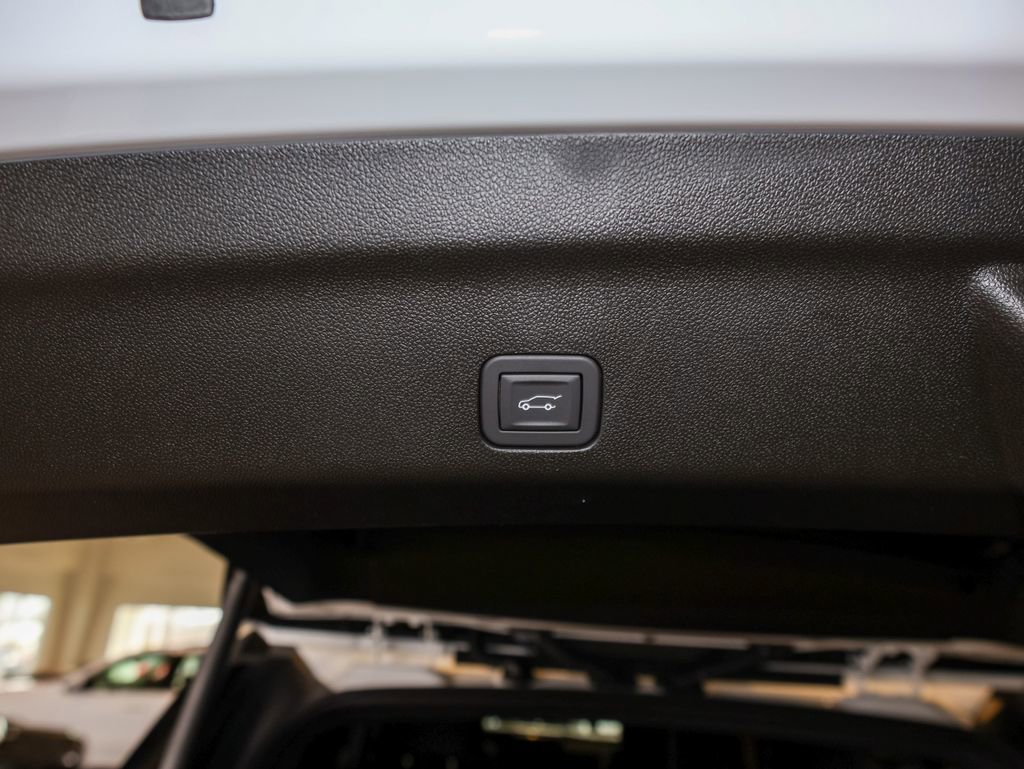 New 2026 GMC Yukon XL AT4 w/ AT4 Premium Plus Package image 6