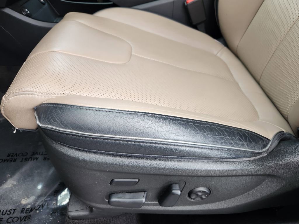 Used 2022 Hyundai Santa Fe Limited AWD/4WD image 16