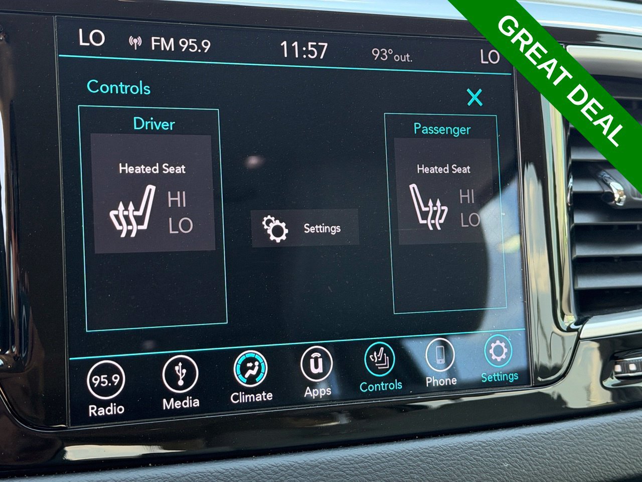 Used 2018 Chrysler Pacifica Touring-L FWD image 31