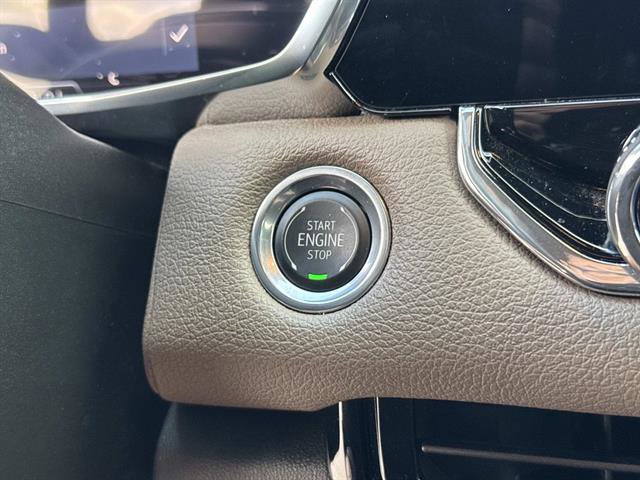 Used 2025 GMC Canyon Denali AWD/4WD image 25