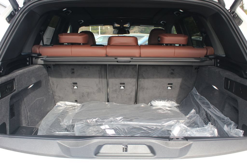 New 2026 BMW X5 xDrive50e w/ M Sport Package AWD/4WD image 7