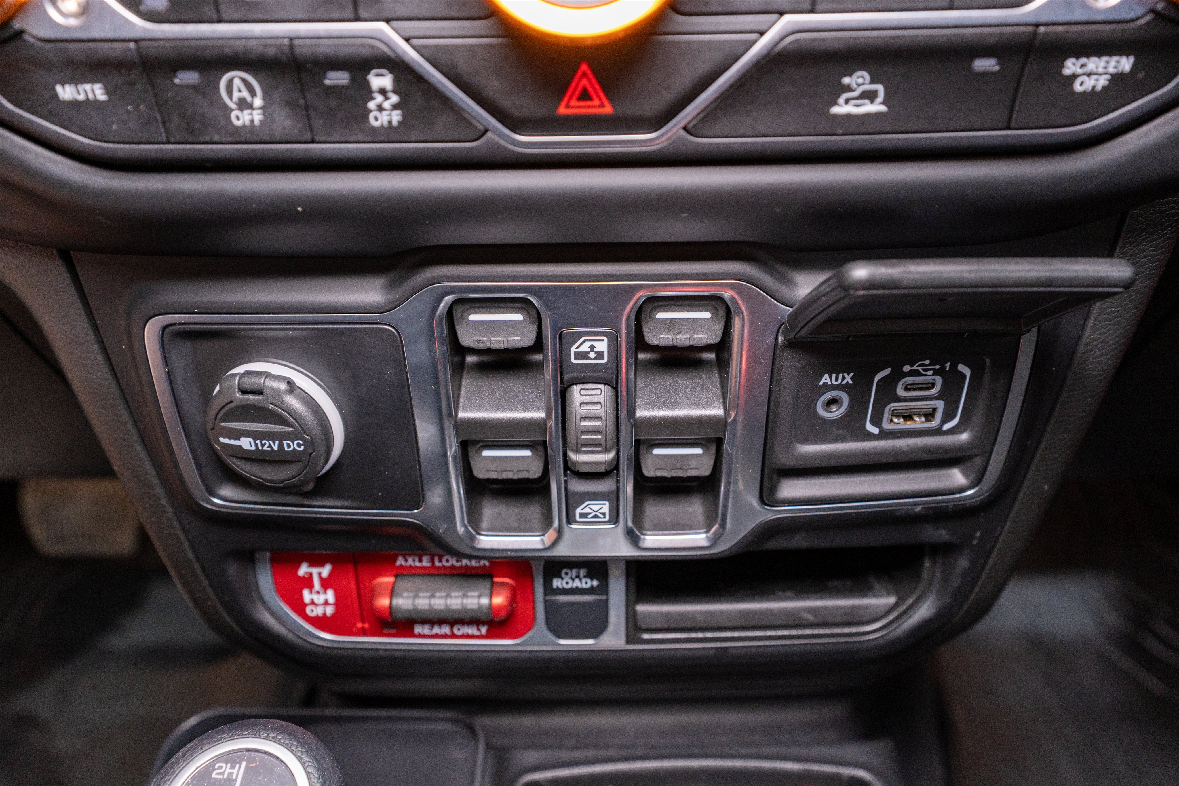 Used 2023 Jeep Gladiator Mojave w/ Cold Weather Group AWD/4WD image 23
