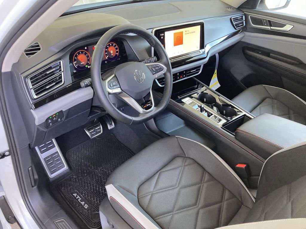 New 2026 Volkswagen Atlas Peak Edition image 11