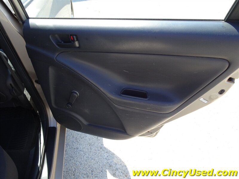 Used 2003 Toyota Matrix AWD image 27