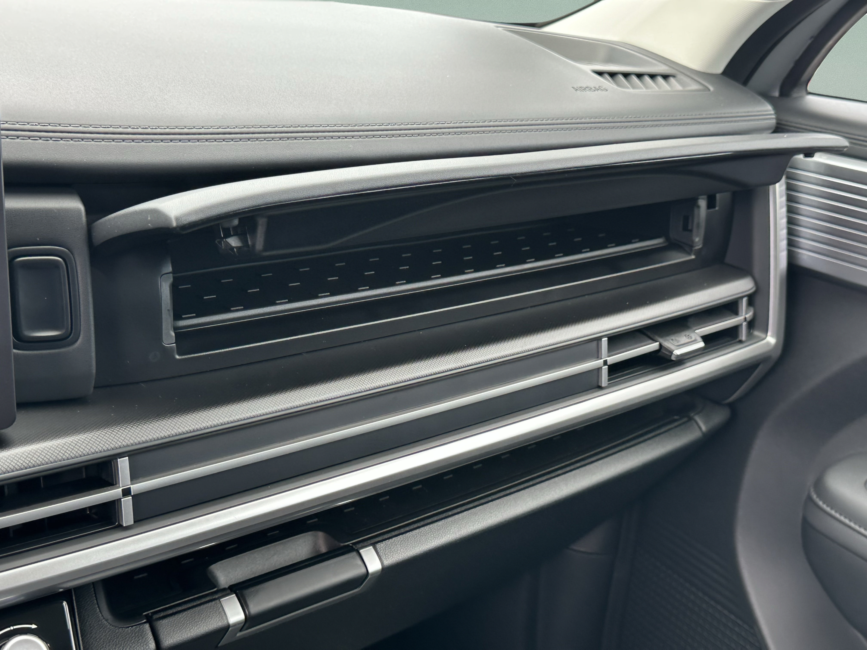 New 2027 Hyundai Santa Fe SEL FWD image 30