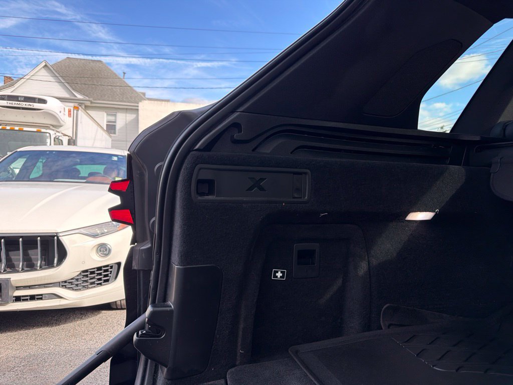 Used 2024 BMW X5 xDrive50e w/ Premium Package AWD/4WD image 18