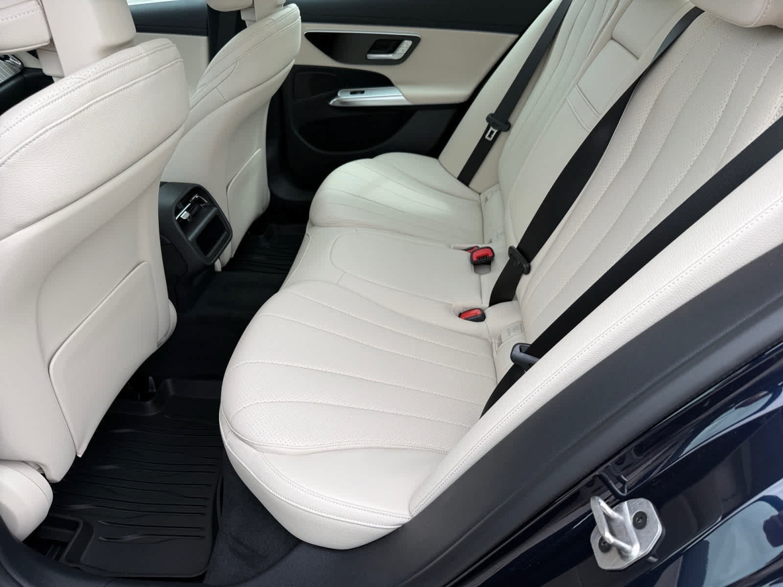 Used 2026 Mercedes-Benz E 350 4MATIC Sedan image 11