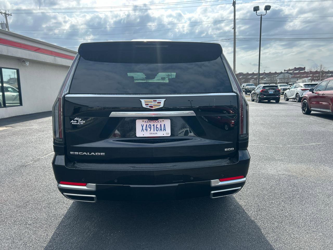 Used 2025 Cadillac Escalade Premium Luxury w/ Touring Package image 6